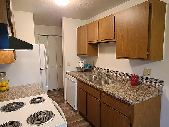 2nd image of 1201 3rd Ave N #102