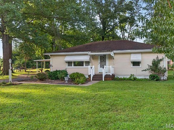 3rd image of 200 Ross Ln