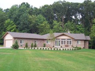 9316 Stoneview Ln, Whitmore Lake, MI 48189