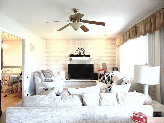 4th image of 5219 Bromwick Dr
