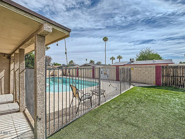 3615 S Margo Dr — Photo 18