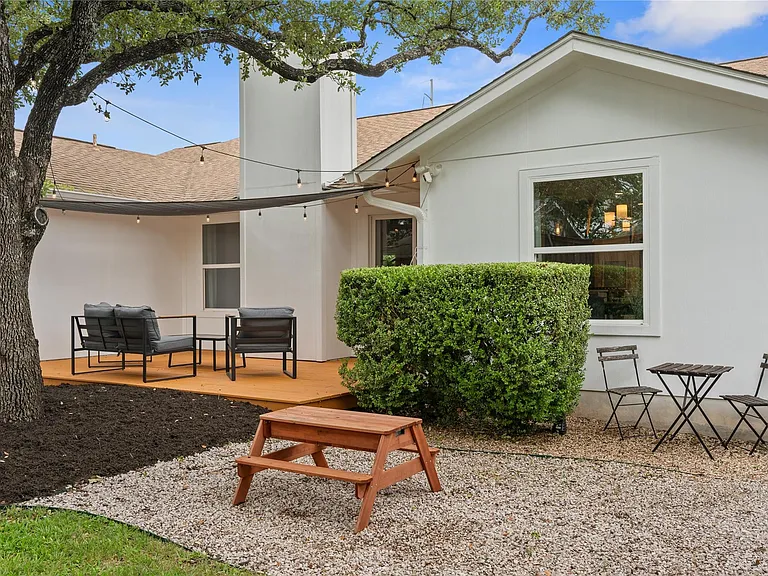 4902 Pelham Dr — Photo 34