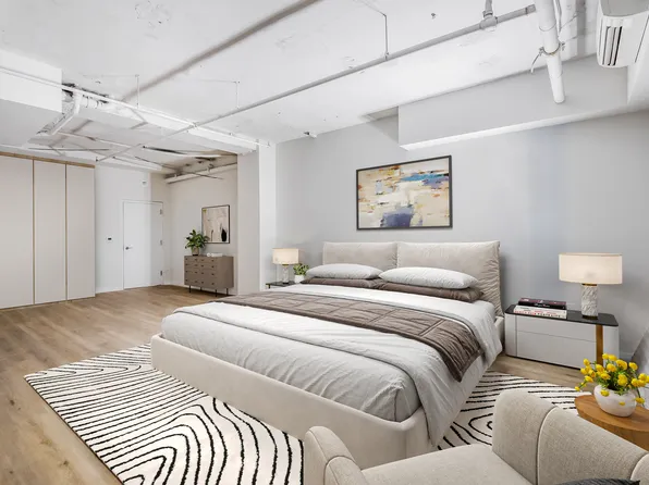 619 Throop Avenue image 23 of 34