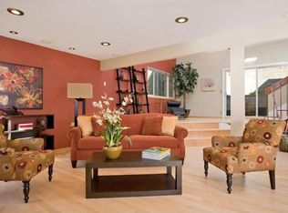 6875 Saroni Dr, Oakland, CA 94611