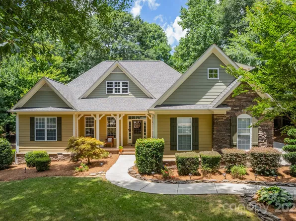 116 Cricket Hollow Dr, Mount Holly, NC 28120