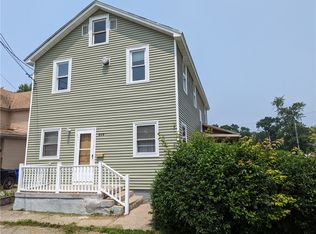 209 E Oak Orchard St, Medina, NY 14103