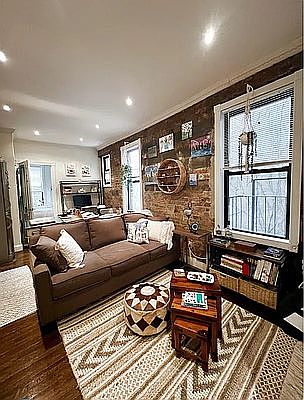 3rd image of 244 E 78th St APT 3D
