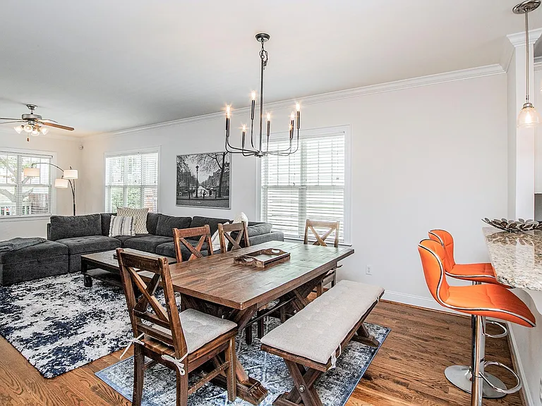 315 Woodvale Pl — Photo 8