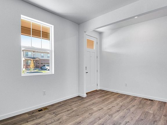 3rd image of 812 N Deer Park Street