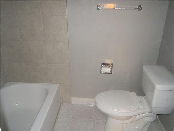 4th image of 323 Ormond Meadows Dr APT B