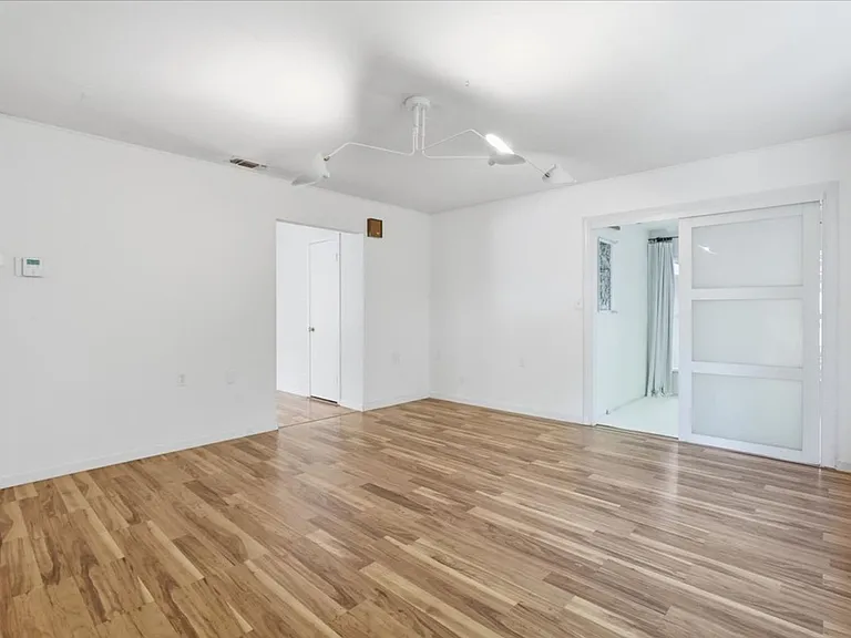 5231 17th Ave — Photo 17