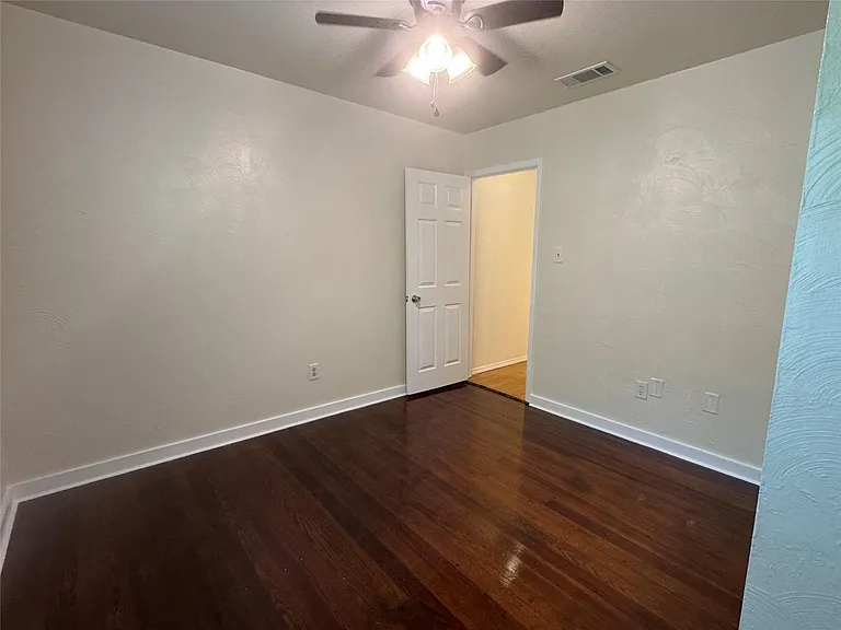 601 W San Antonio St — Photo 21