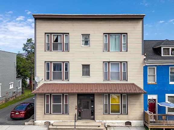 2nd image of 118 Valley St