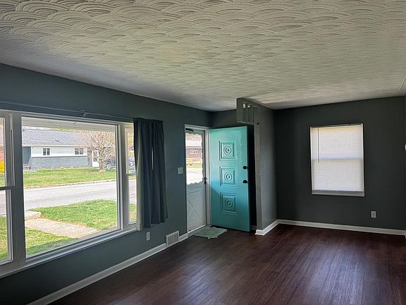 5th image of 203 Edwards Ave