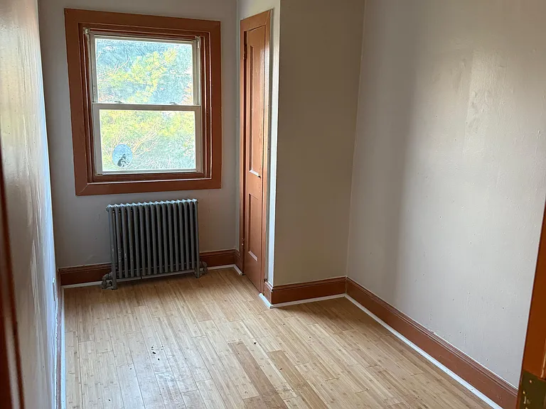 216 E 24th St #1 — Photo 8