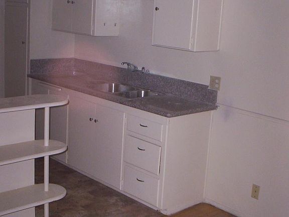Eat-in Kitchen Dining Room