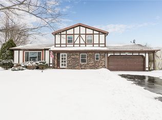 39 Oak Bridge Way, Rochester, NY 14612