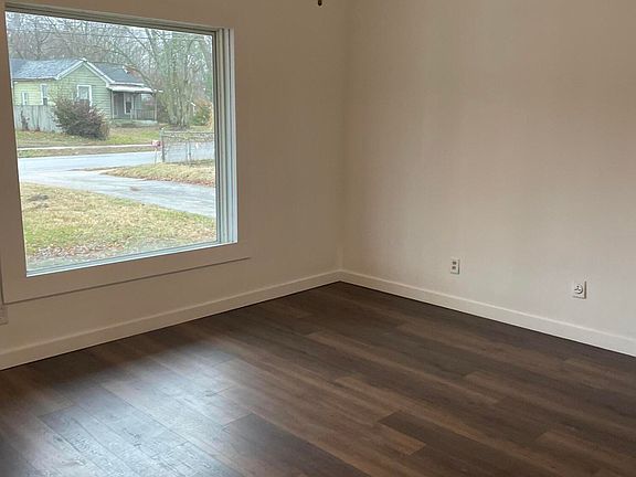 3rd image of 2809 W Nichols Street