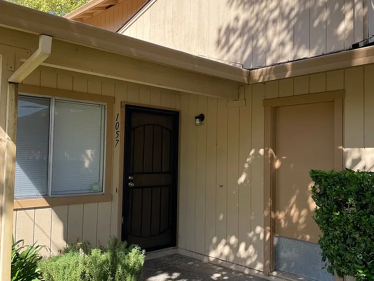 1057 Diablo Ave — Photo 2
