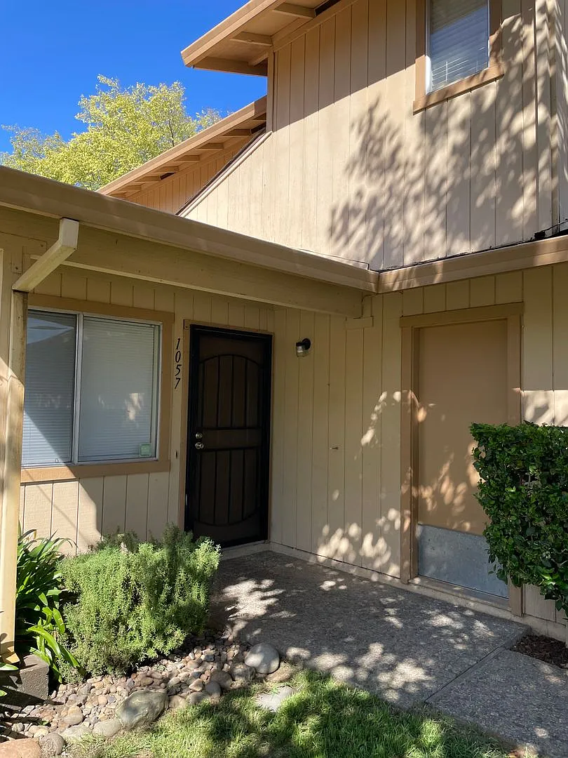 Building Photo - 1057 Diablo Ave