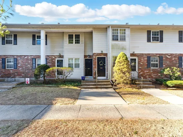 8 Georgetown Drive #I, Enfield, CT 06082