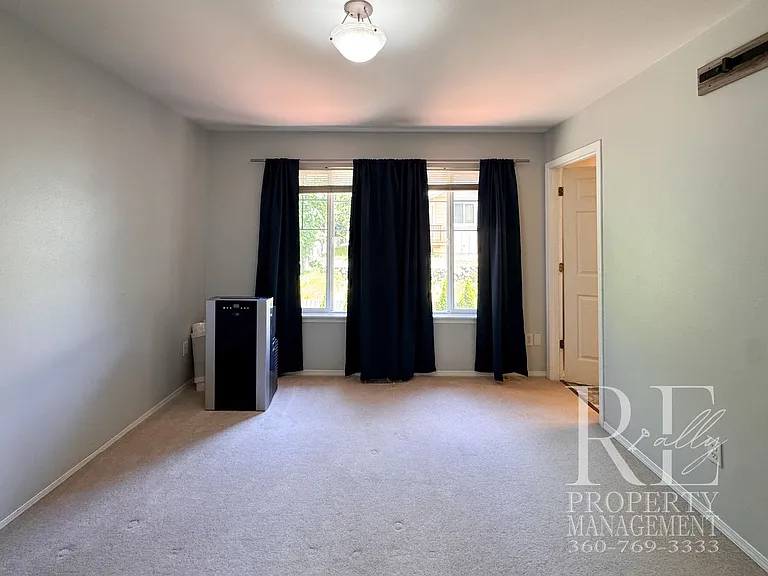 7070 Engine Ln NE — Photo 11