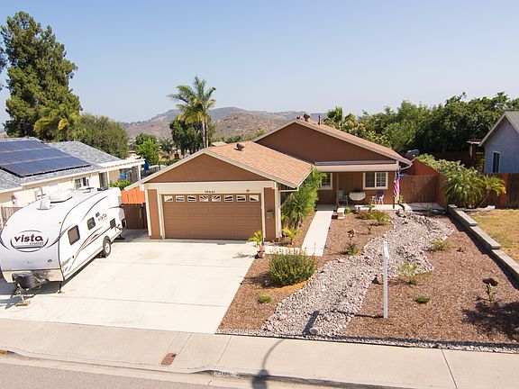 3rd image of 10441 Aquilla Dr