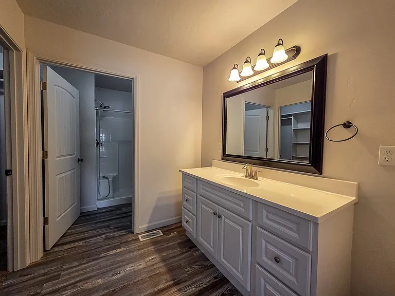 262 Ash Loop — Photo 10