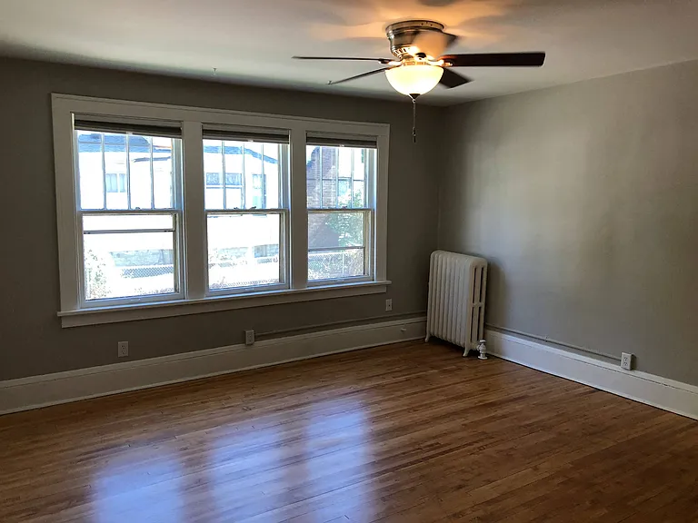 Ashland & Laurel Apartments — Photo 30