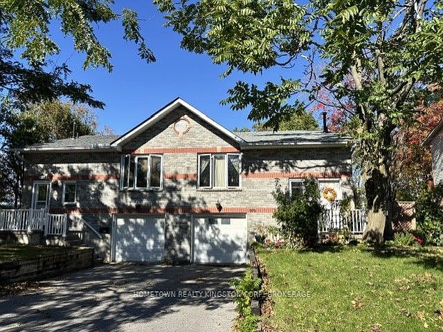 1st image of 970 Killarney Cres