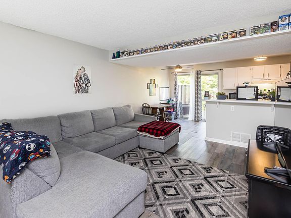 4th image of 5185 Singleton Dr #47C
