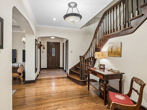 5th image of 610 N Oak Park Ave