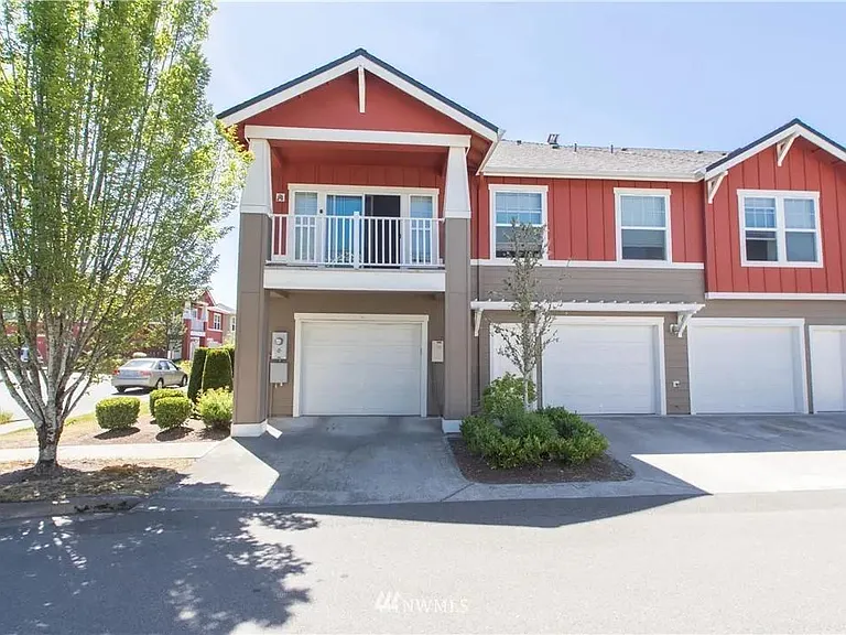 22615 NE Alder Crest Dr #102 — Photo 2