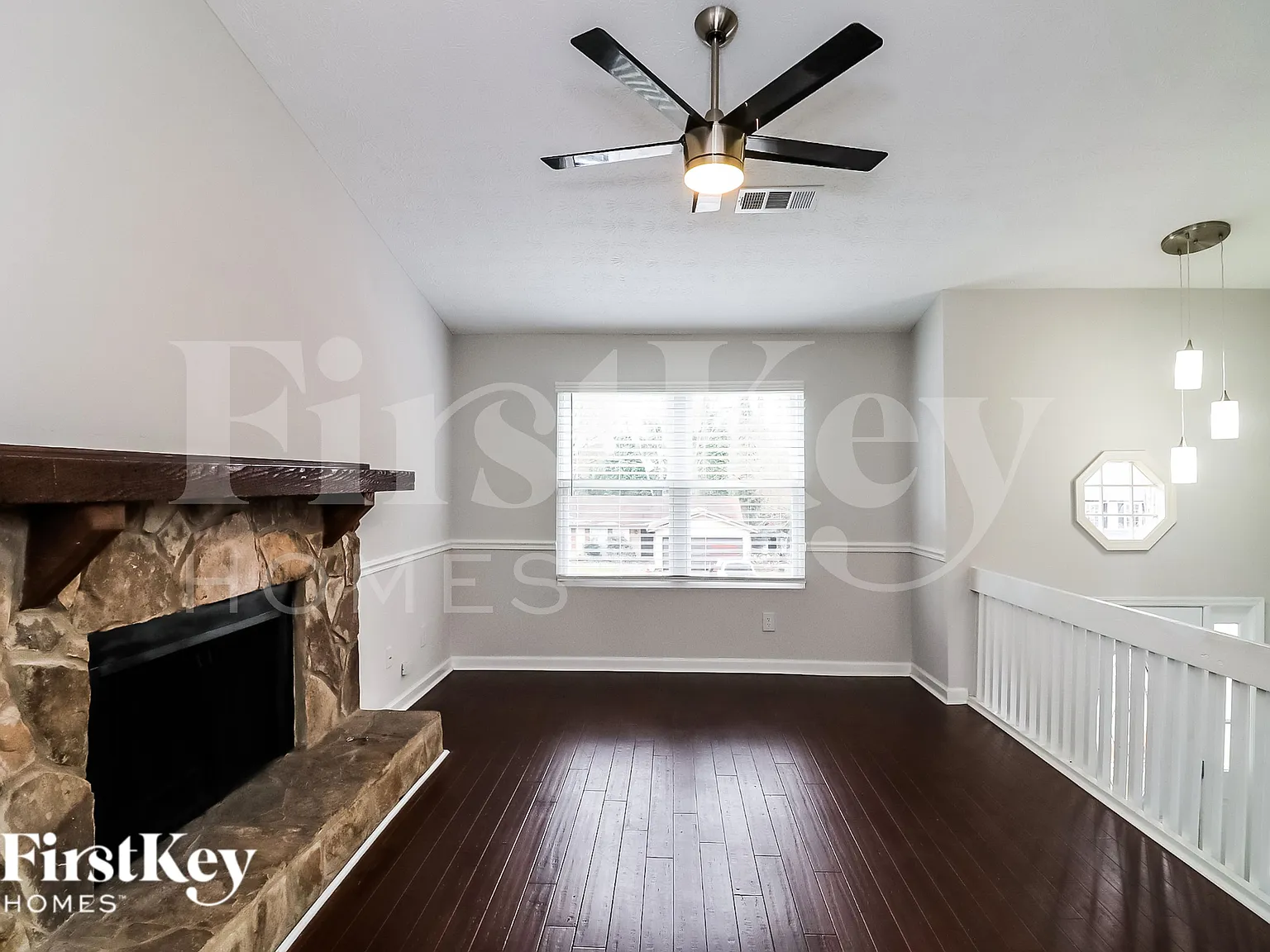4 bed, 3.0 bath, 1540 sqft, $2,590 — Photo 2
