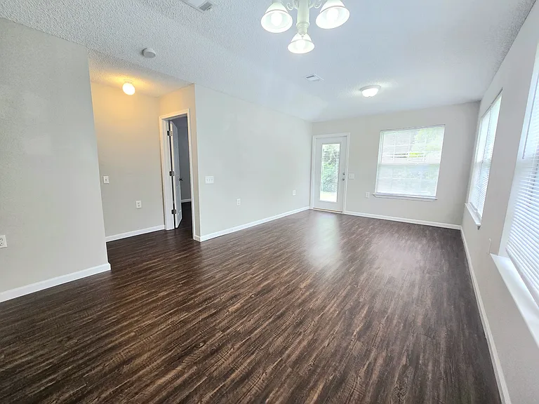 9692 Cobblebrook Dr — Photo 5