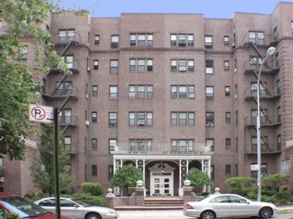 17040 Highland Ave APT 106, Queens, NY 11432
