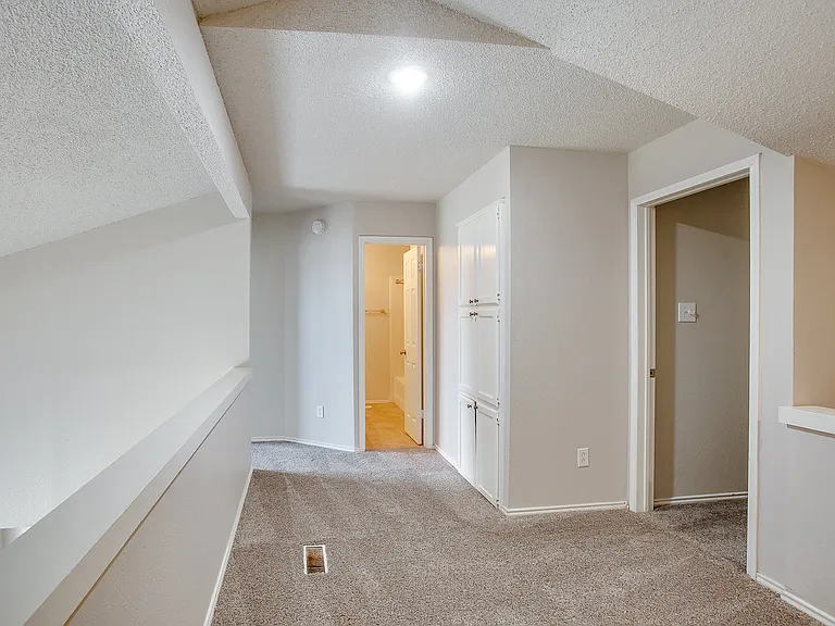 538 N Fulton Ave — Photo 12