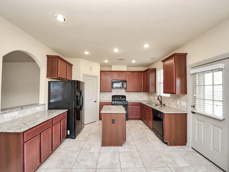 1902 Argos Dr — Photo 21