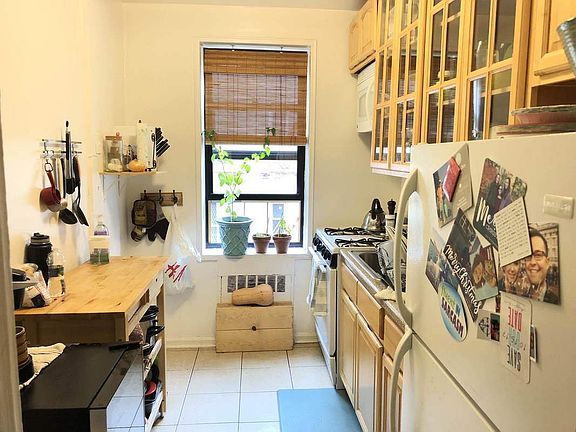 2nd image of 20 Woodruff Ave APT 5J