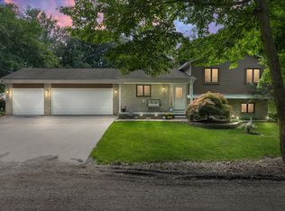 472 Pleasantview St, Lake Orion, MI 48362