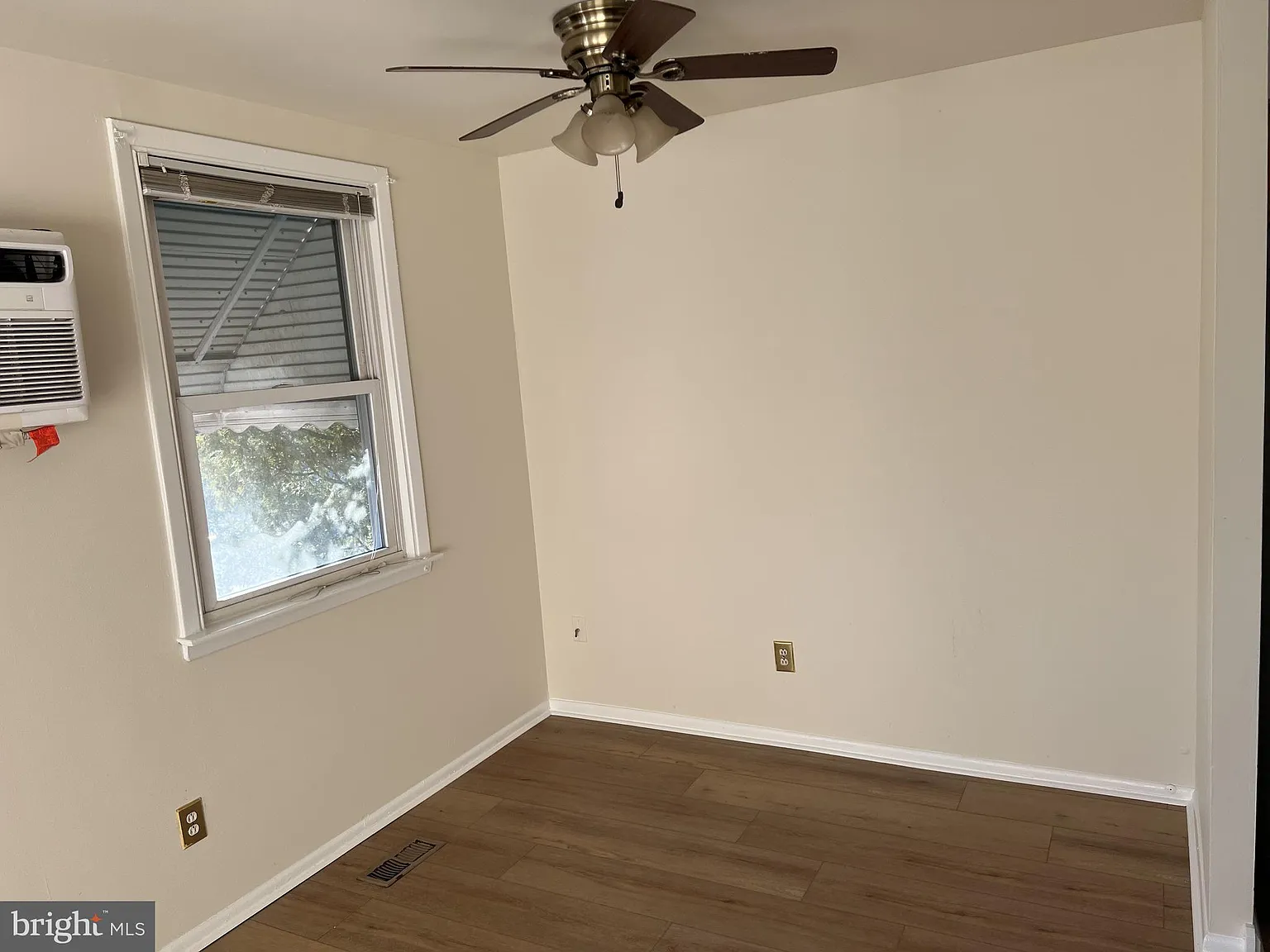 2 bed, 1838 sqft, $1,400 — Photo 3