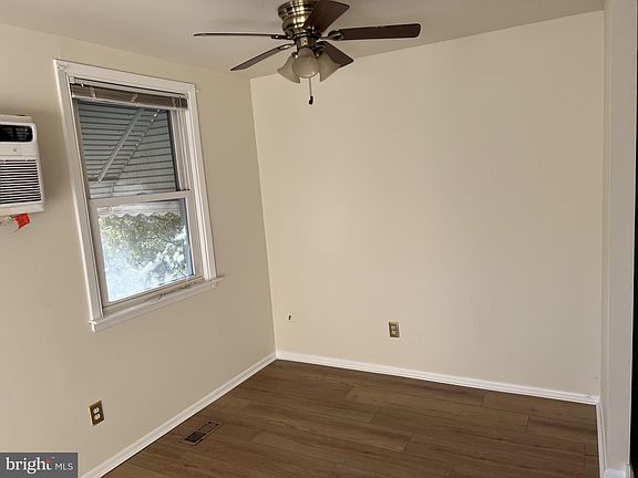 3rd image of 205 E Erica Pl