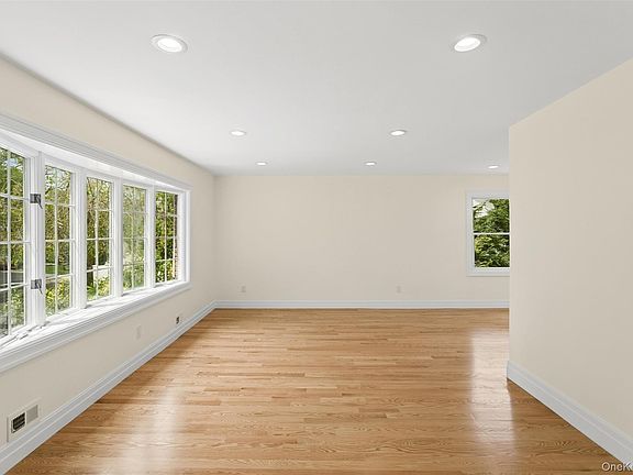 3rd image of 15 Locust Road