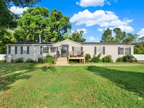 13611 McIntosh Dr, Dade City, FL 33525