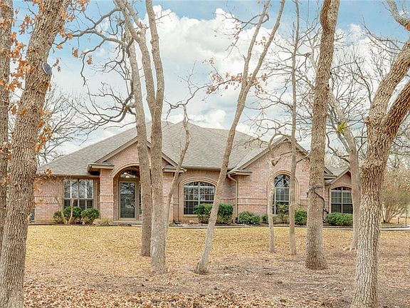 2nd image of 101 Shady Wood Ct