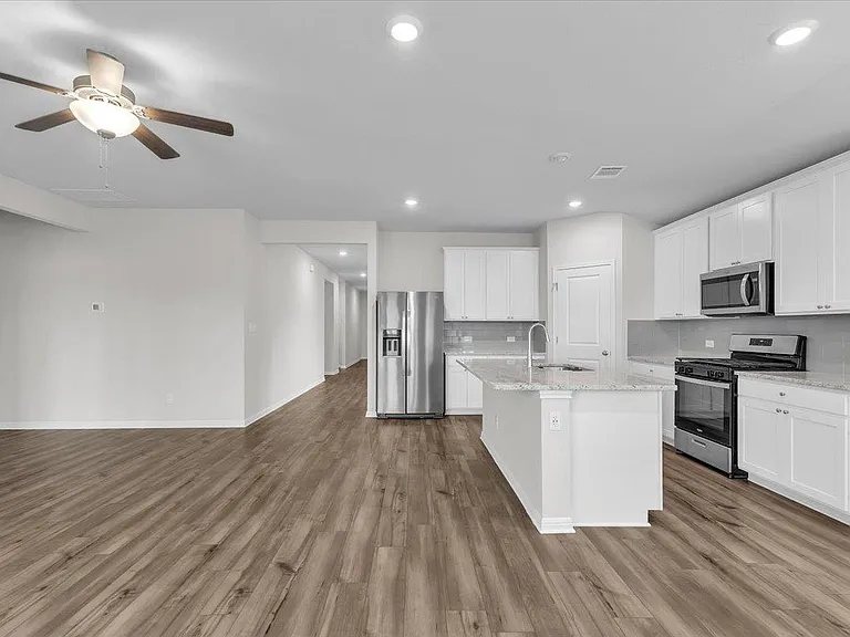 405 Grasslands Trl — Photo 23