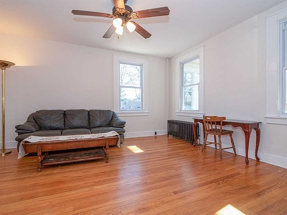 5th image of 43 W 10th St