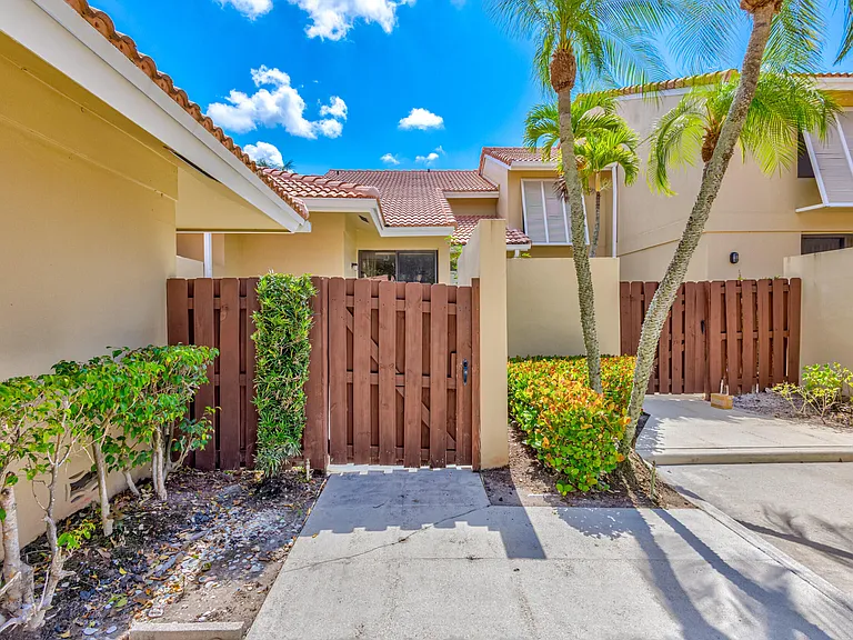 227 Old Meadow Way — Photo 4
