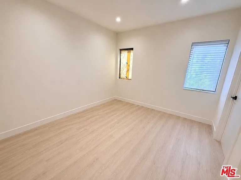 2707 Benedict St #3/4 — Photo 12