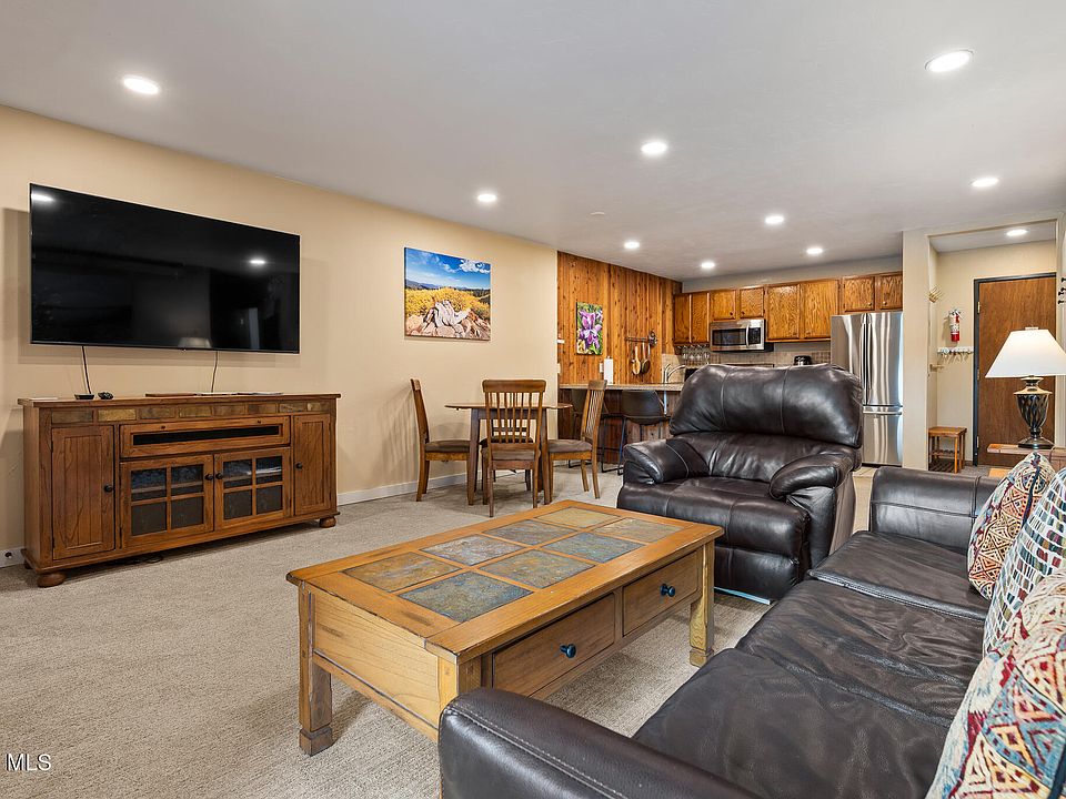 1st image of 490 KINGS CROSSING Road #611